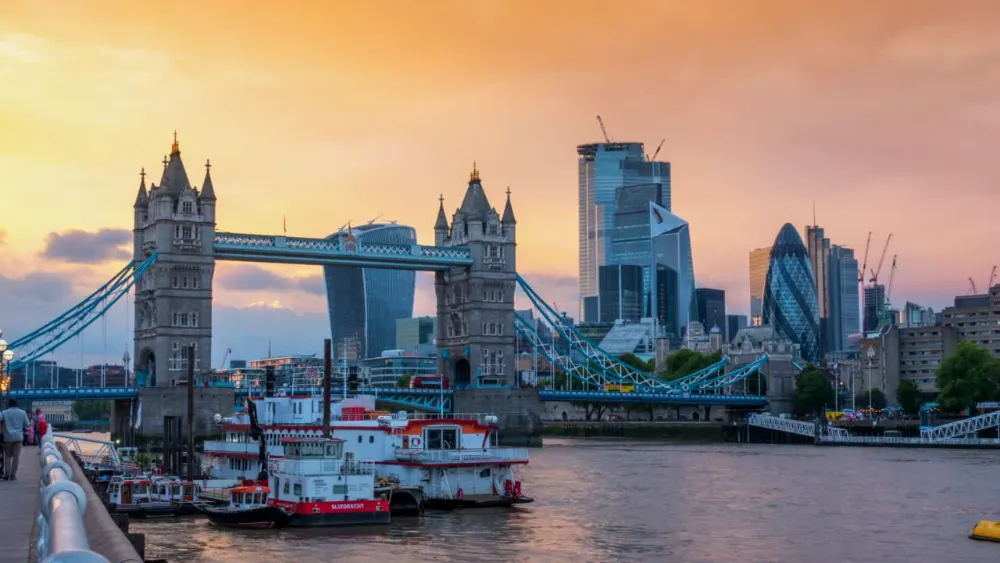 Cover photograph for London and the Cotswolds in 6 Days